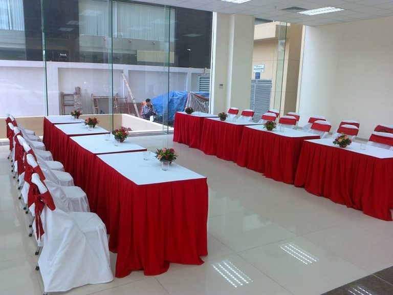 thuê bàn ghế tphcm giá rẻ