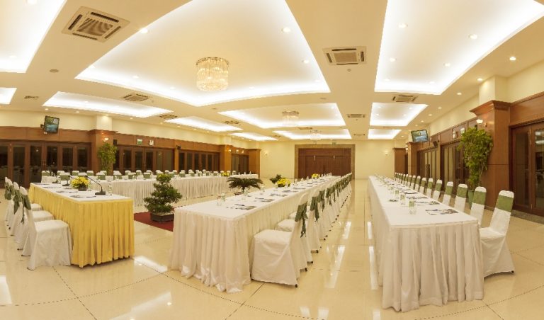 mẫu khăn trải bàn hội nghị