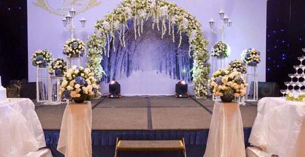 thiết kế sân khấu đám cưới