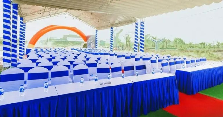 cho thuê bàn ghế quận 12